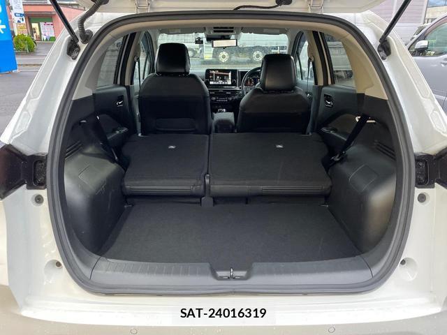 Nissan AURA 2023-06 8865402-9