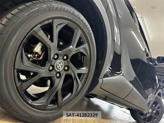 Toyota C-HR 2019-03 8865423-18