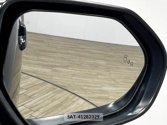 Toyota C-HR 2019-03 8865423-5