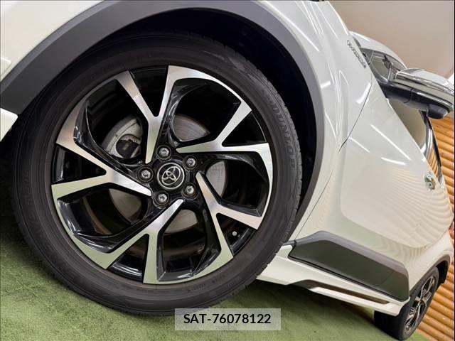 Toyota C-HR 2017-02 8866071-18