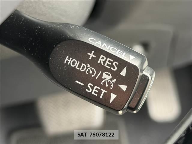 Toyota C-HR 2017-02 8866071-4