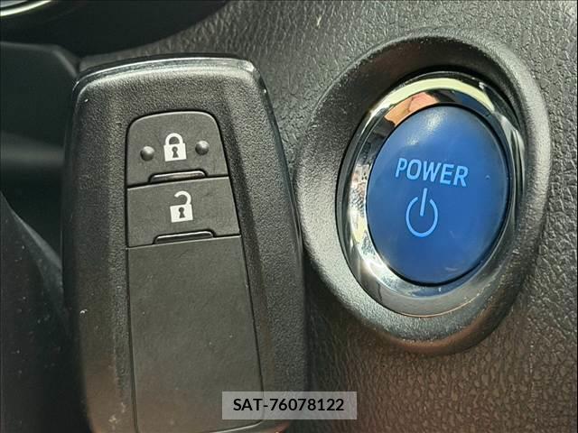 Toyota C-HR 2017-02 8866071-8
