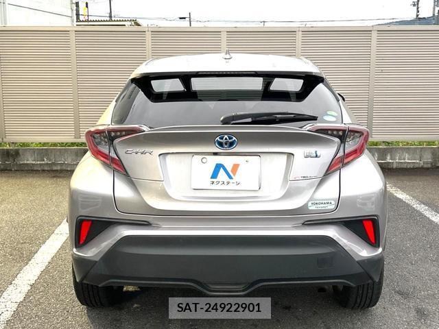Toyota C-HR 2018-04 8866405-13