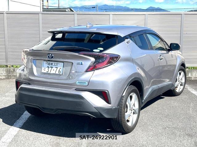 Toyota C-HR 2018-04 8866405-15