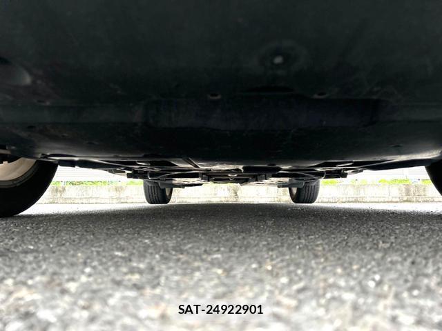 Toyota C-HR 2018-04 8866405-17