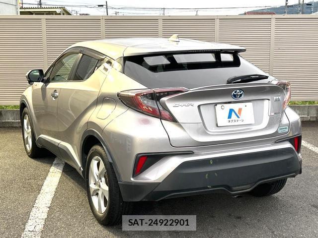 Toyota C-HR 2018-04 8866405-19
