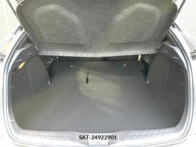 Toyota C-HR 2018-04 8866405-8