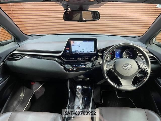 Toyota C-HR 2017-12 8866789-1