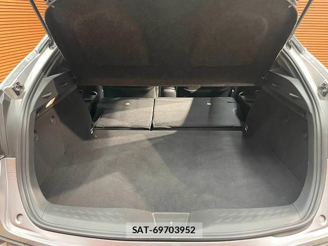 Toyota C-HR 2017-12 8866789-12
