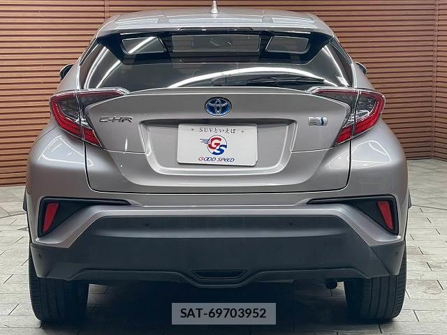 Toyota C-HR 2017-12 8866789-15
