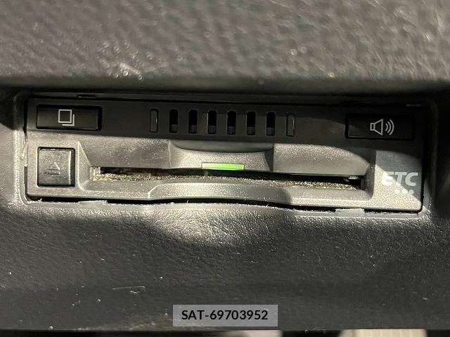 Toyota C-HR 2017-12 8866789-8