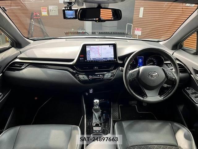 Toyota C-HR 2019-08 8866793-1