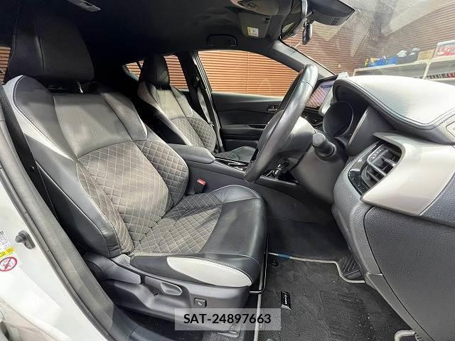 Toyota C-HR 2019-08 8866793-10