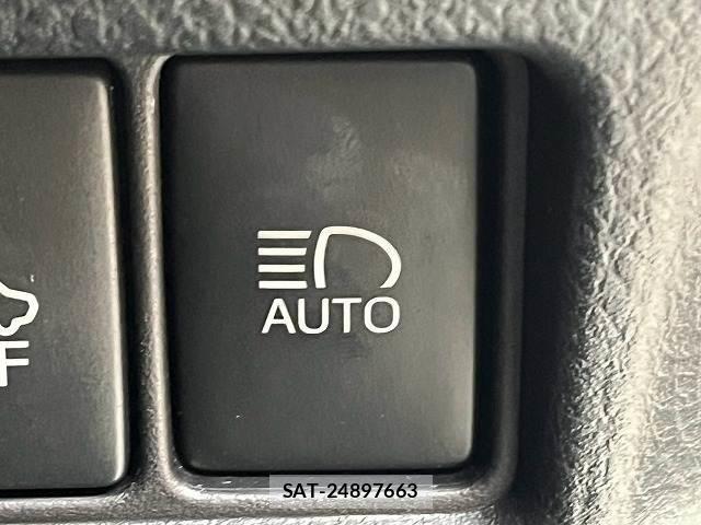 Toyota C-HR 2019-08 8866793-7