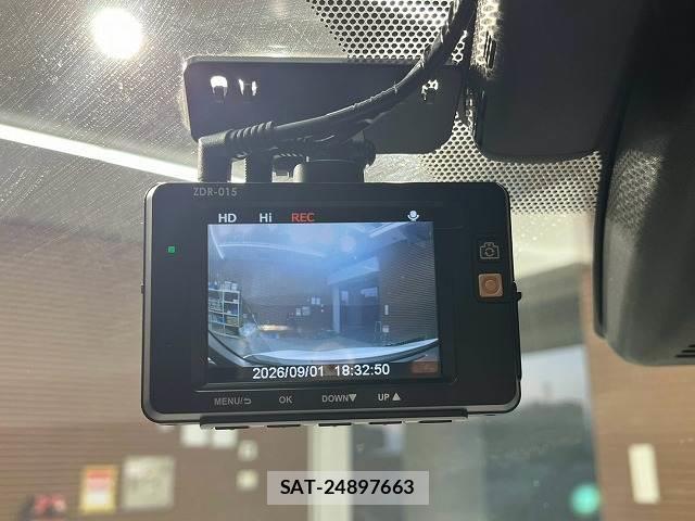 Toyota C-HR 2019-08 8866793-9