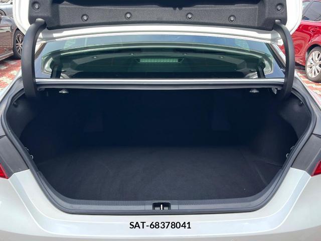 Toyota CAMRY 2023-02 8865815-10