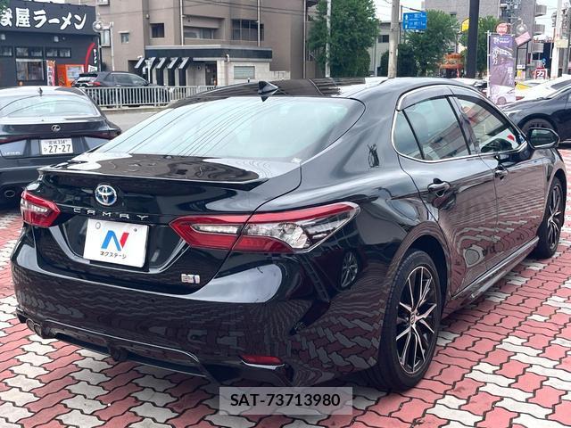 Toyota CAMRY 2023-11 8865817-16