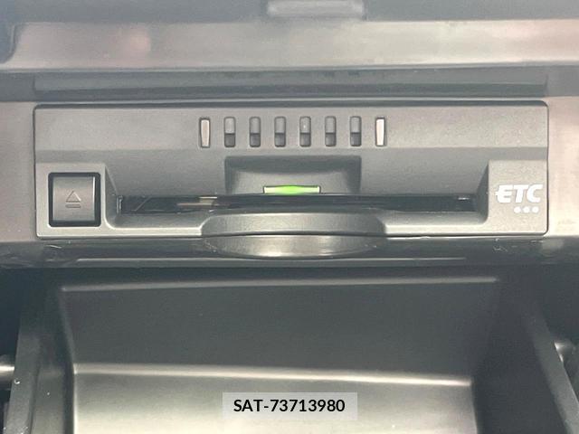 Toyota CAMRY 2023-11 8865817-7