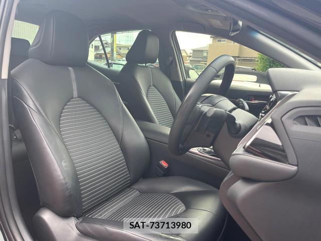 Toyota CAMRY 2023-11 8865817-8