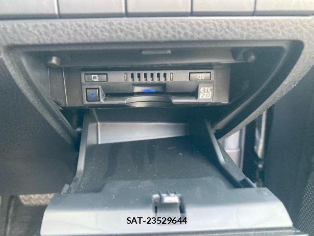 Toyota CAMRY 2023-06 8866050-3