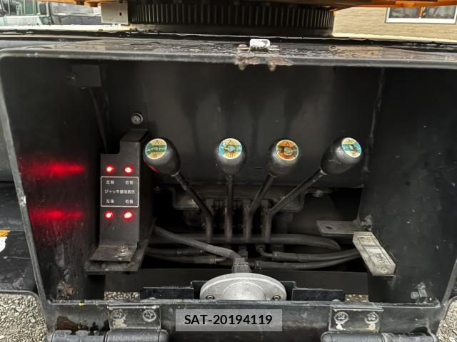 MITSUBISHI FUSO CANTER 2009-09 8865957-18
