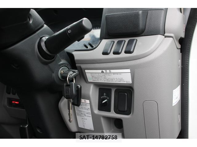 MITSUBISHI FUSO CANTER 2019-08 8866136-11