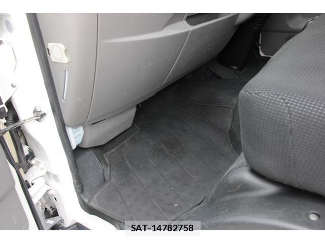 MITSUBISHI FUSO CANTER 2019-08 8866136-18