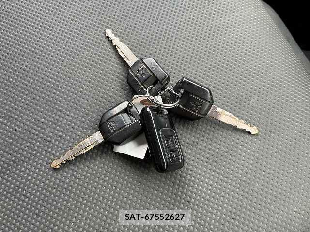 MITSUBISHI FUSO CANTER 2018-05 8867148-15
