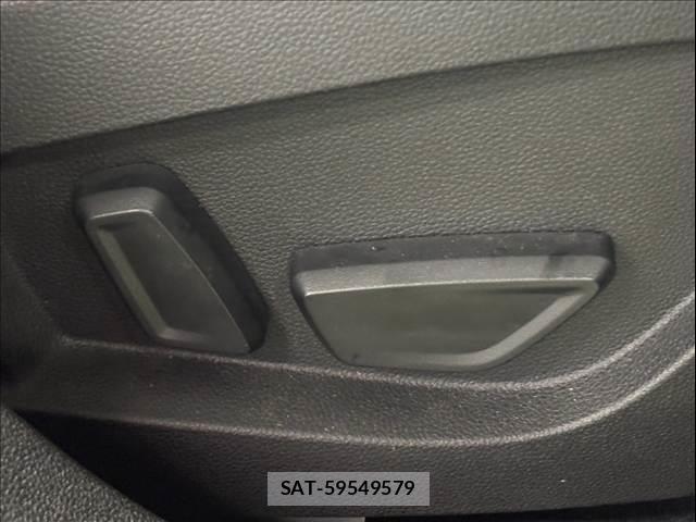 Renault CAPTUR 2021-03 8867361-9