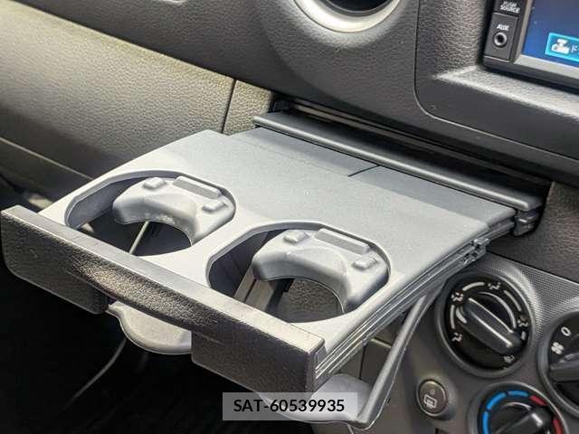 Nissan Caravan 2024-04 8866522-11
