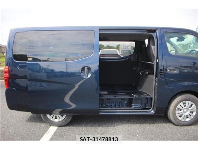 Nissan Caravan 2022-05 8866689-19