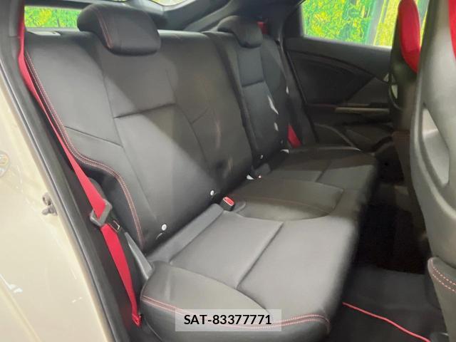 Honda CIVIC 2016-03 8865313-9