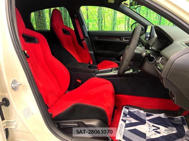 Honda CIVIC 2025-02 8865804-13