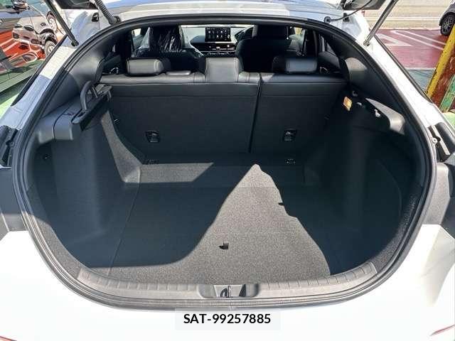 Honda CIVIC 2026-05 8866580-9