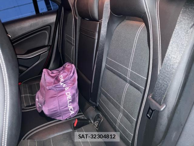 Mercedes Benz CLA-CLASS 2015-09 8865965-14