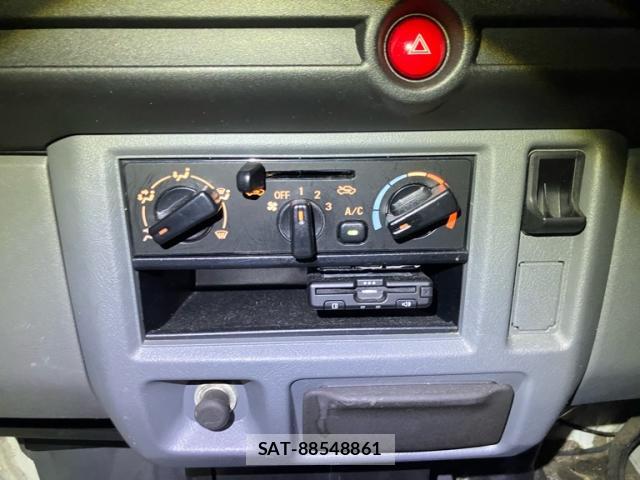 Nissan CLIPPER TRUCK 2010-08 8865422-17