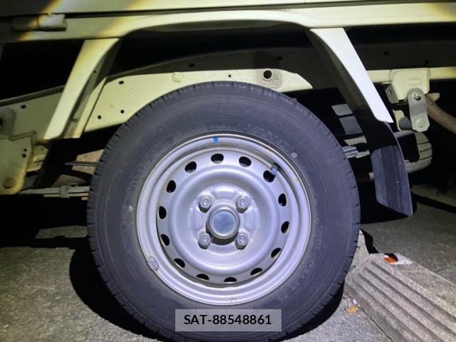 Nissan CLIPPER TRUCK 2010-08 8865422-5