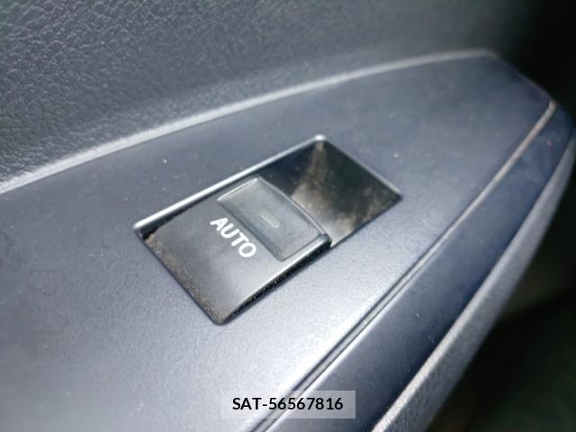 Toyota COROLLA AXIO 2015-09 8865604-12