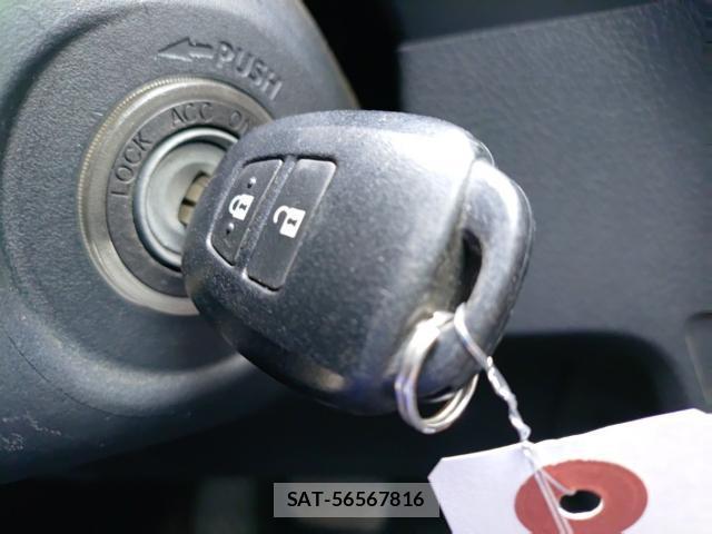 Toyota COROLLA AXIO 2015-09 8865604-14