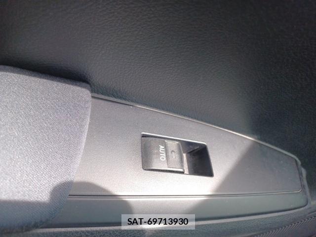 Toyota COROLLA AXIO 2015-09 8867330-12