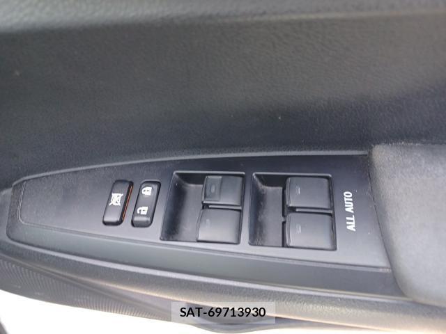 Toyota COROLLA AXIO 2015-09 8867330-13