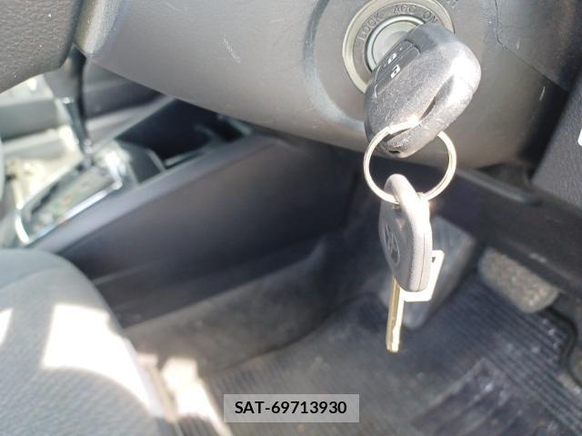 Toyota COROLLA AXIO 2015-09 8867330-14