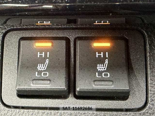 Toyota COROLLA CROSS 2025-11 8867373-7