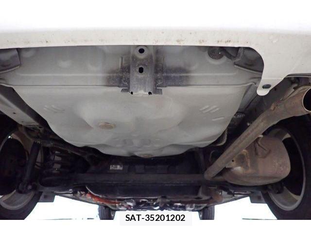 Toyota COROLLA FIELDER 2014-03 8866834-9