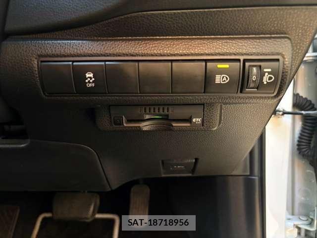 Toyota COROLLA TOURING 2022-02 8867003-11