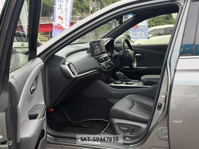 Toyota CROWN HYBRID 2022-02 8866202-13