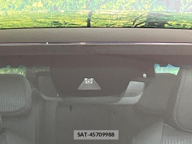 Toyota CROWN HYBRID 2019-08 8866491-2