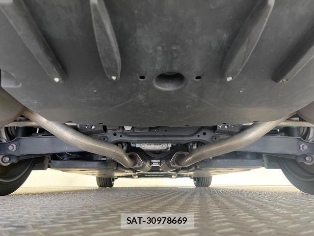 Toyota CROWN HYBRID 2018-07 8867297-18
