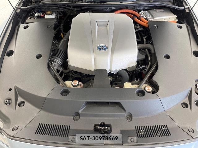 Toyota CROWN HYBRID 2018-07 8867297-19