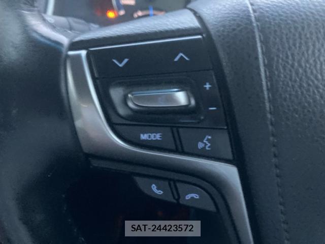 Toyota CROWN MAJESTA 2016-10 8865867-10